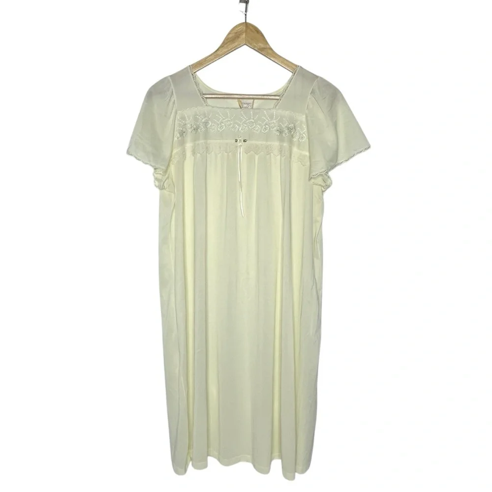 Vintage 80’s Carriage Court by Sears Embroidered Nightgown m - Picture 2 of 11